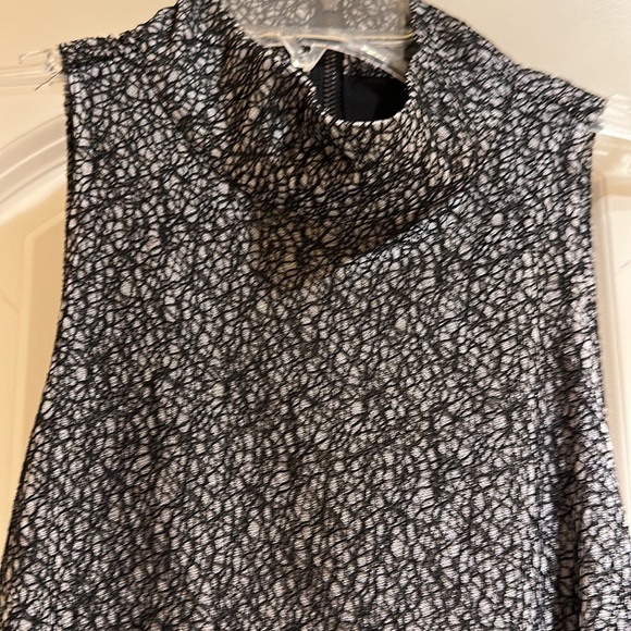 Hi lo hem black and white totally open back mock turtle neck full skirt. - Picture 3 of 6